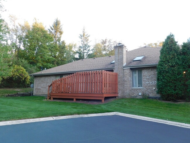 Building Photo - 16501 Nottingham Ct