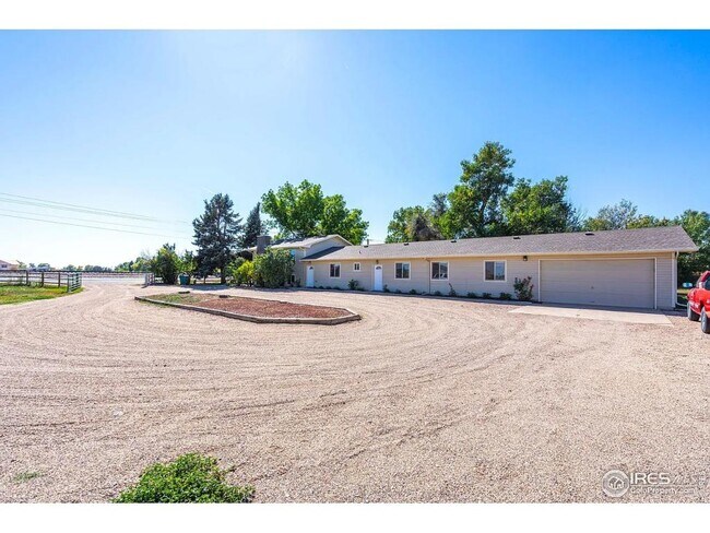 Building Photo - 2616 E Vine Dr