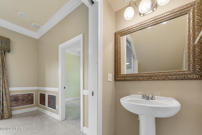 Building Photo - 100 Downing St