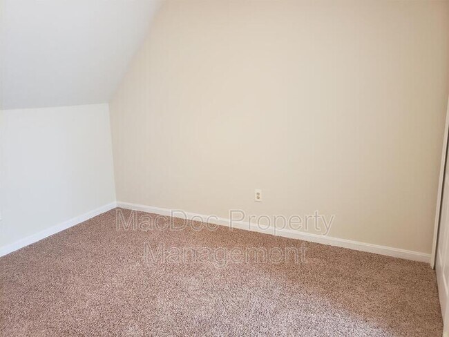 Building Photo - 7620 Regency Glen Dr