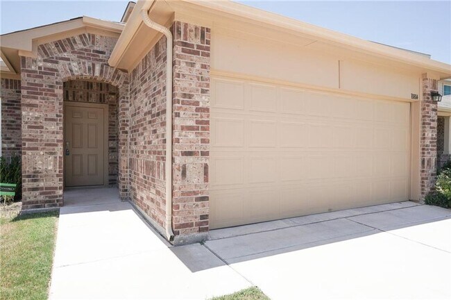 Building Photo - Beautiful and Spacious 4 BR / 3 BA Home fo...