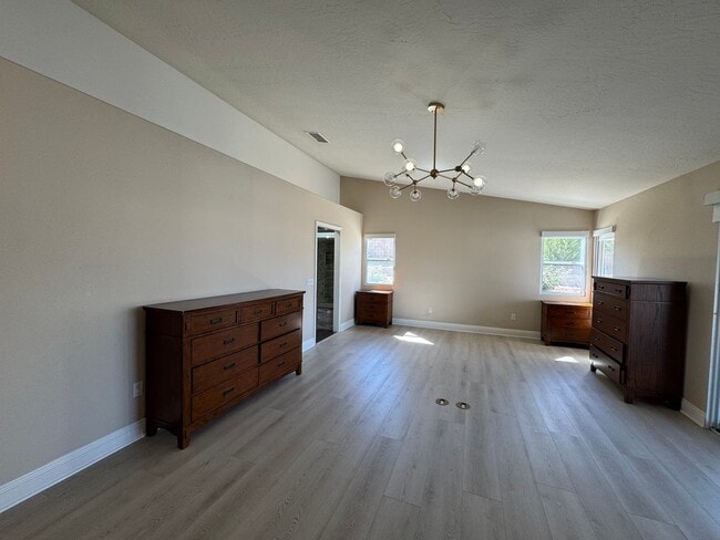 Building Photo - Luxury Skyline Ranch Home with Pool & Stunning Views