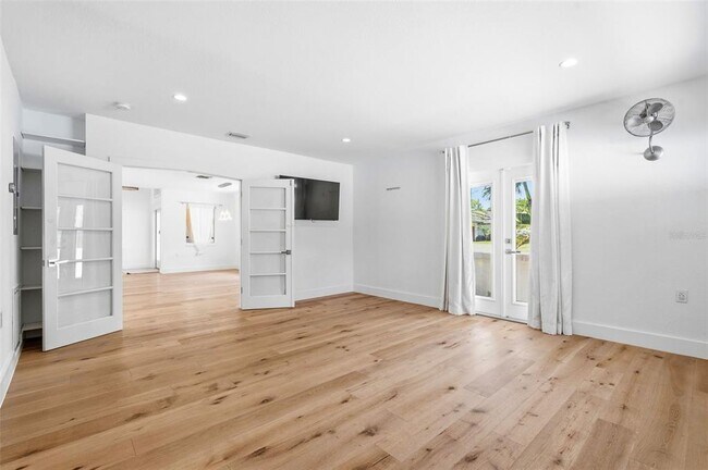 Building Photo - 141 Giralda Blvd NE