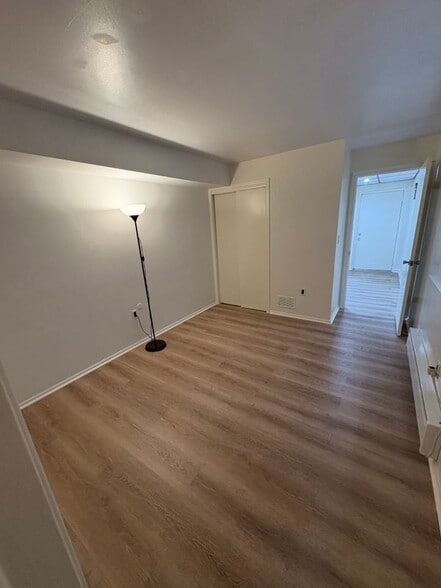 Building Photo - 422 Sussex St