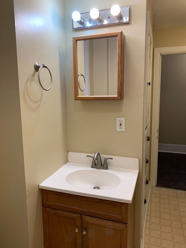 Building Photo - 221 Philadelphia Ave