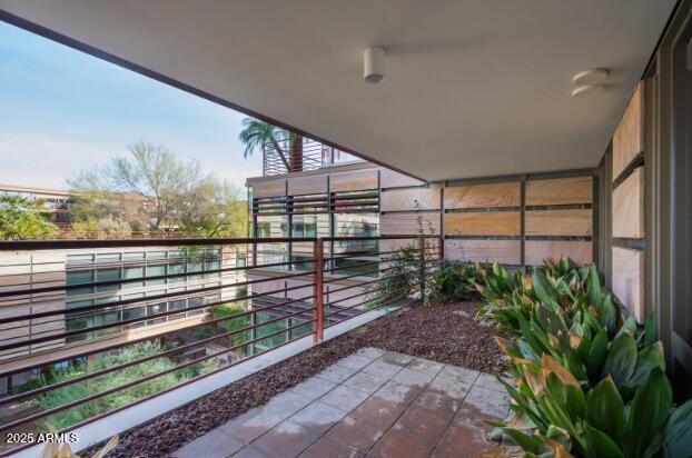 Building Photo - 7157 E Rancho Vista Dr