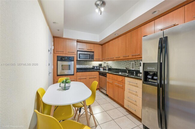 Building Photo - 4001 S Ocean Dr