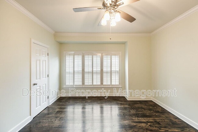 Building Photo - 210 Ashlawn Ct