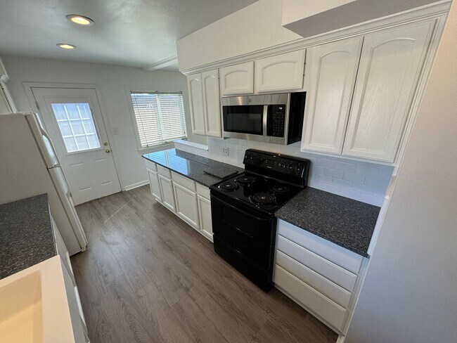 Building Photo - 3 bedroom | 2 bathroom | Citrus Heights Single Family Home