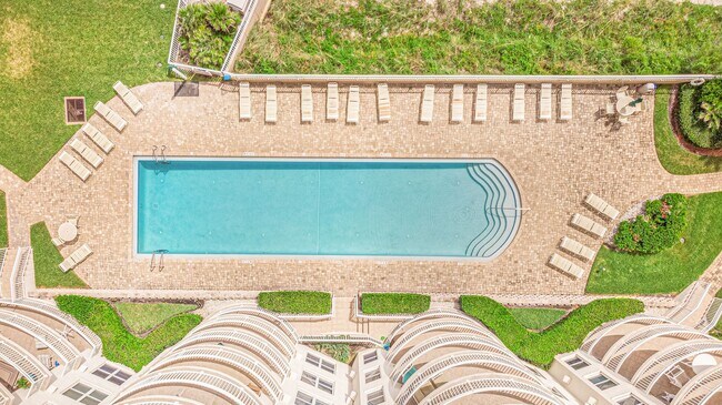 Building Photo - Furnished Daytona Beach Shores Condo