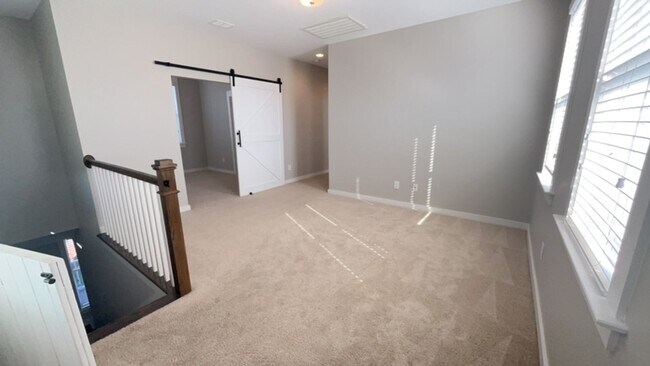 Building Photo - Beautiful Home in Summers Corner