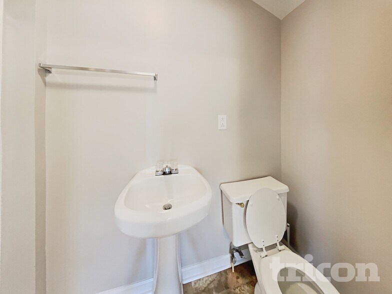 Building Photo - 531 Griffith Dr