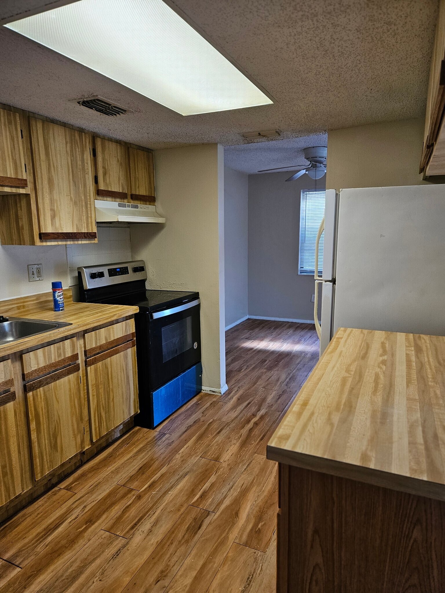 Building Photo - 129 Camphor Cir