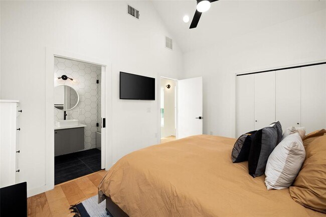 Building Photo - 902 Garden Villa Ct