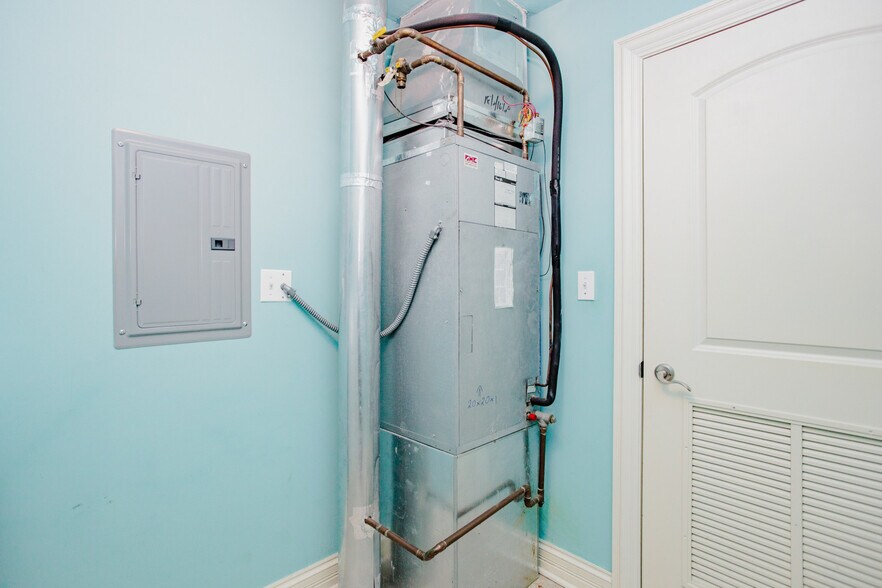 Building Photo - 3630 N Harlem Ave