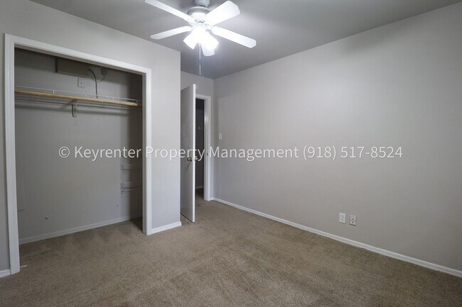 Building Photo - 2144 N Garrison Pl