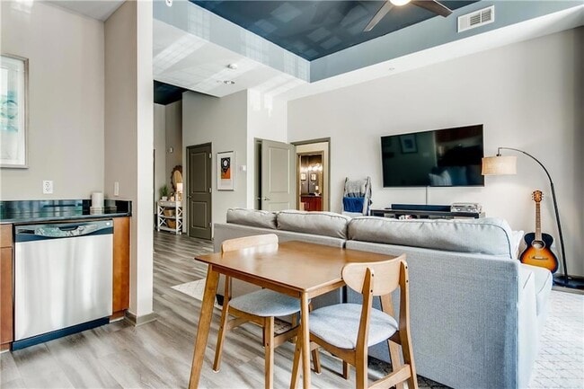 Building Photo - 3400 Malone Dr