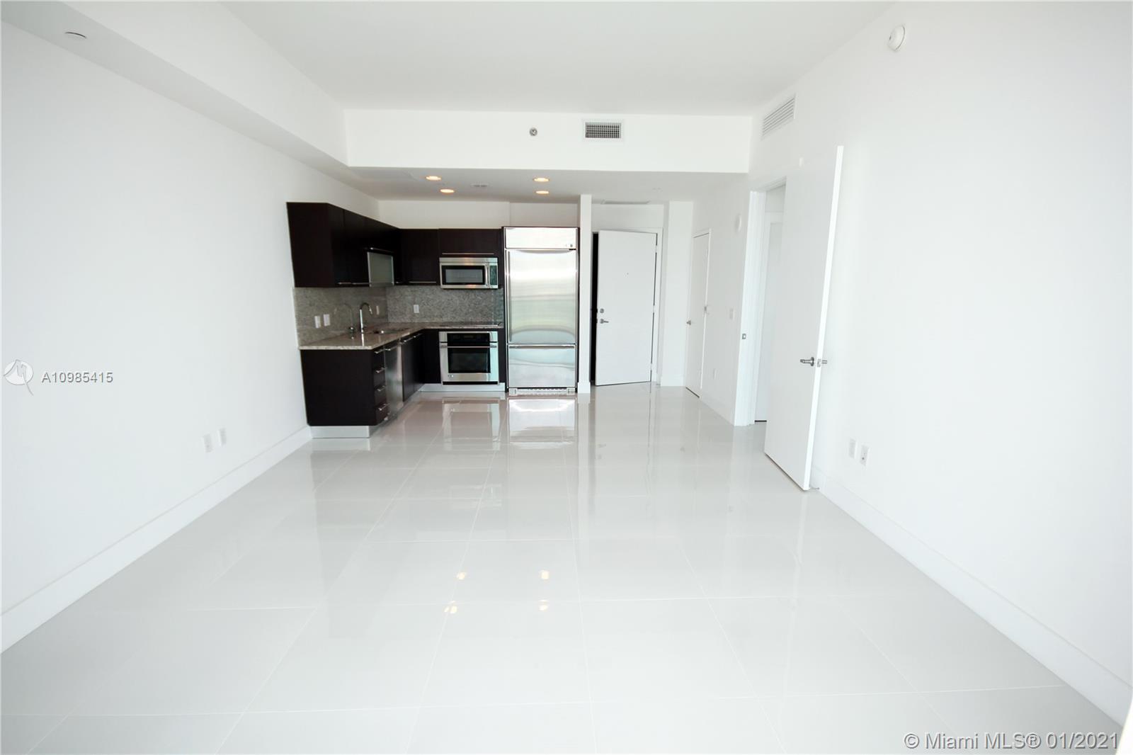 Building Photo - 950 Brickell Bay Dr
