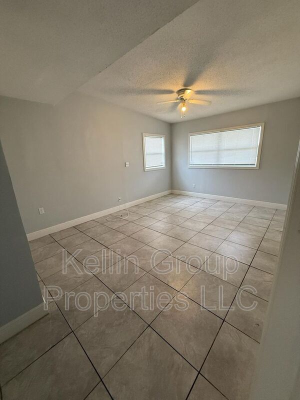 Building Photo - 1142 Carefree Cove Dr