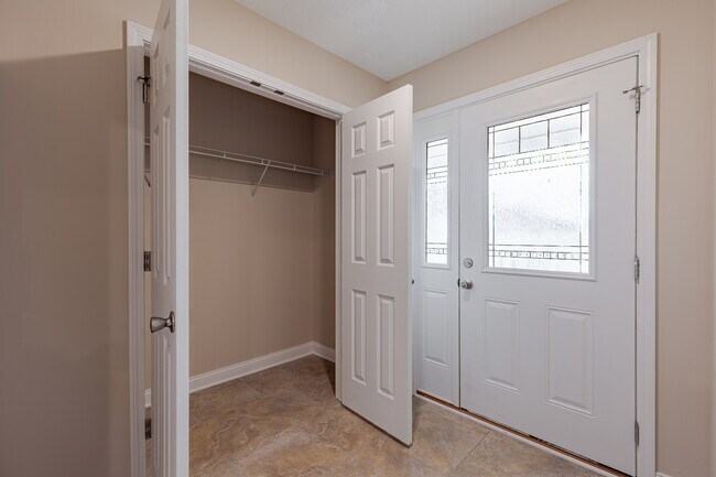 Building Photo - 305 Breckinridge Cir