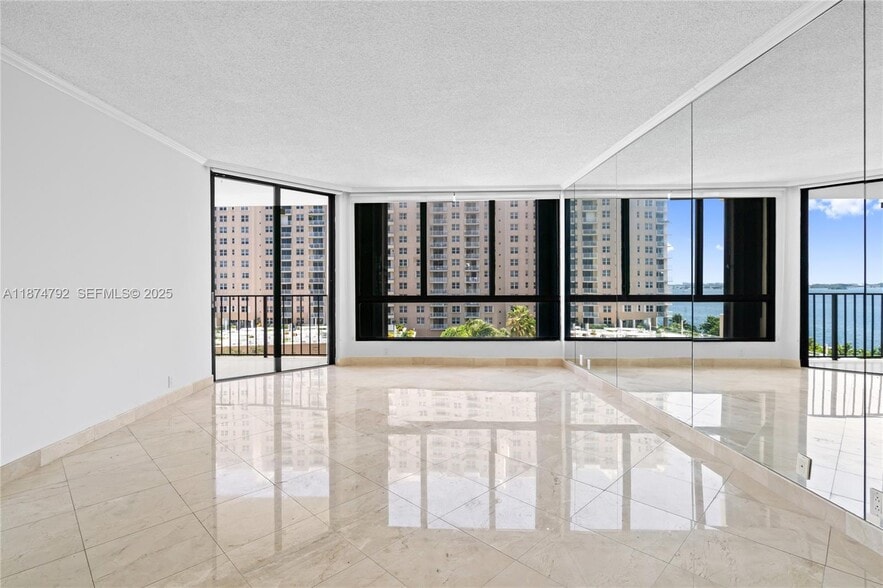 Building Photo - 520 Brickell Key Dr