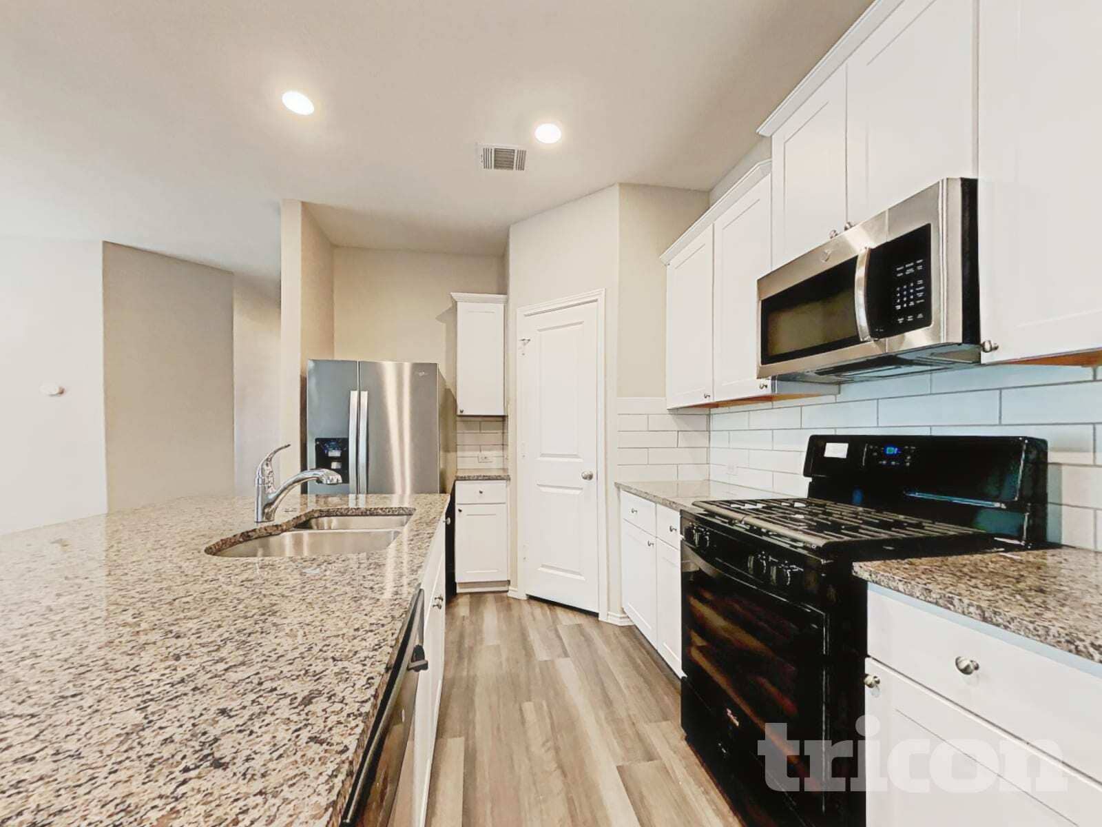 Building Photo - 4014 Stanley Park