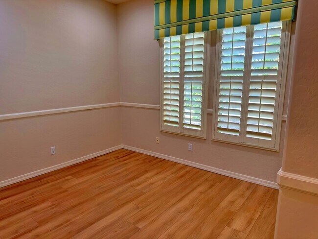 Building Photo - 737 E Charlevoix Ave