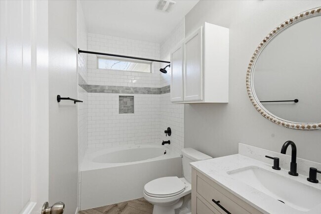 Building Photo - 3411 Country Club Blvd