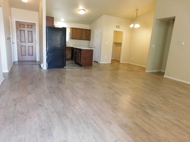 Building Photo - Nice Home in Chatfield II Subdivision