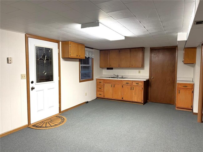 Building Photo - 724 6th St N