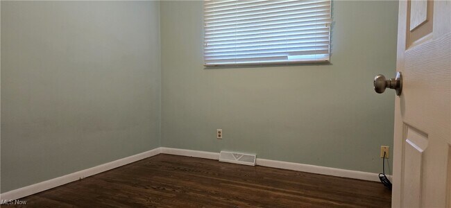 Building Photo - 3691 Higley Rd