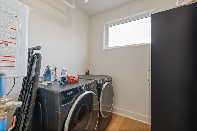 Building Photo - 1117 3rd Ave S