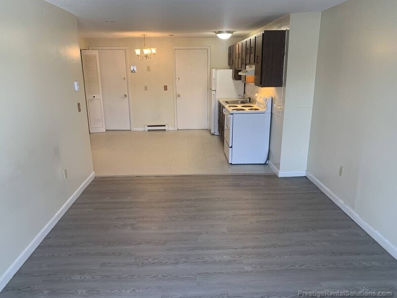 Building Photo - 39 Dinan Dr