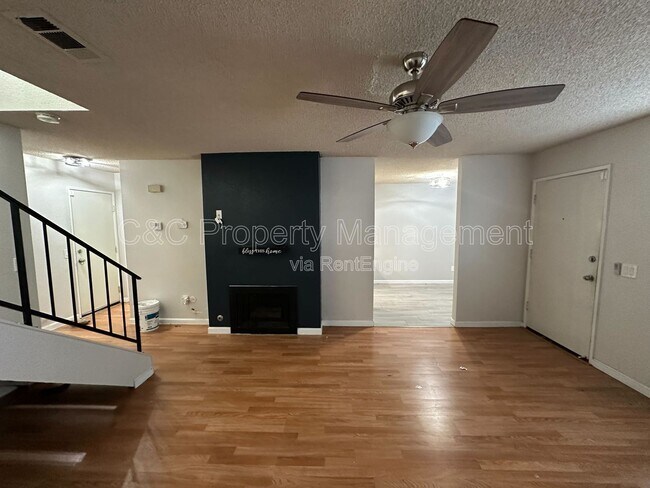 Building Photo - 1380 W 48th St