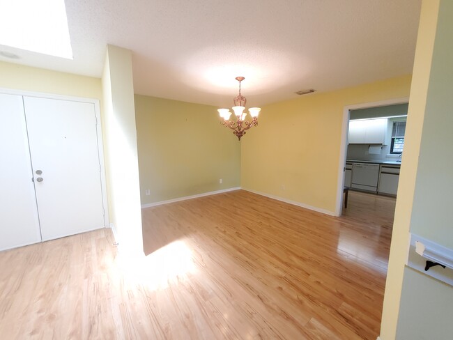 Building Photo - 11609 Parkview Ln