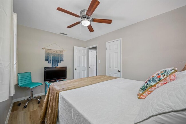 Building Photo - 4704 W Wyoming Ave