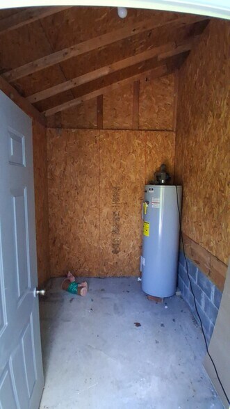 Building Photo - 201 Hicks Dr