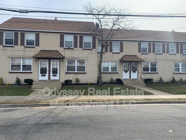 Building Photo - 202 W Spencer Ave