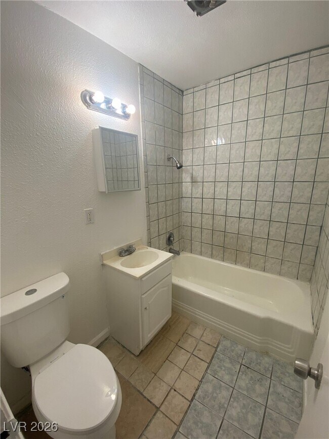 Building Photo - 236 W Philadelphia Ave