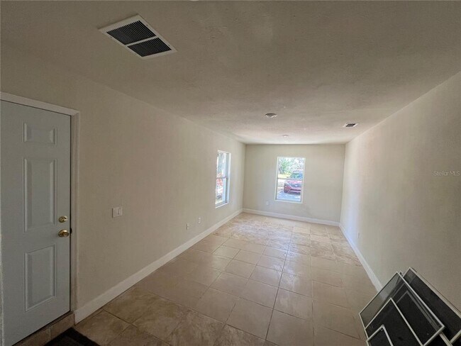 Building Photo - 213 Herbert St