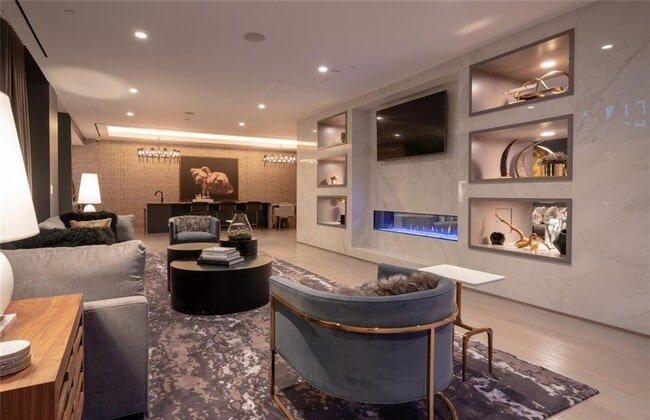 Building Photo - 1400 W Peachtree St NW