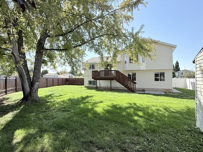 Building Photo - 2022 N 850 W