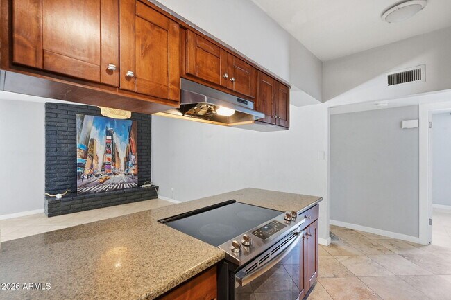 Building Photo - 1609 E Gaylon Dr
