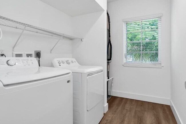 Building Photo - 211 Ocean Breeze