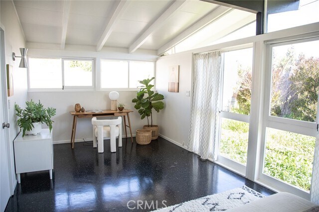 Building Photo - 3168 Stevely Ave