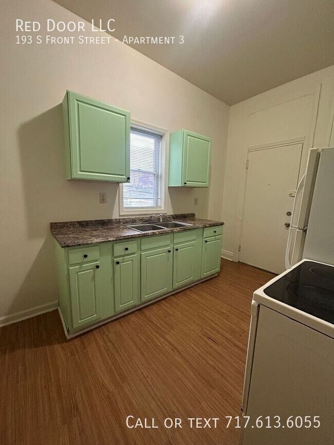 Building Photo - 193 S Front St