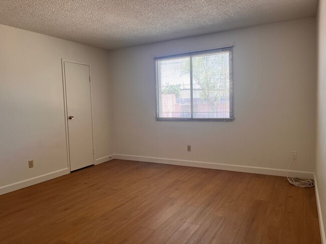 Building Photo - AWESOME TEMPE HOME!!