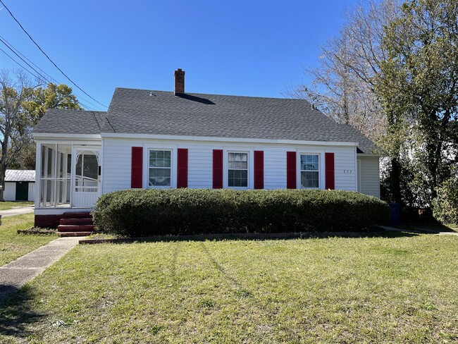 Primary Photo - 517 Woodlawn Ave