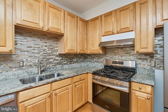 Building Photo - 11485 Carriage Gate Ct