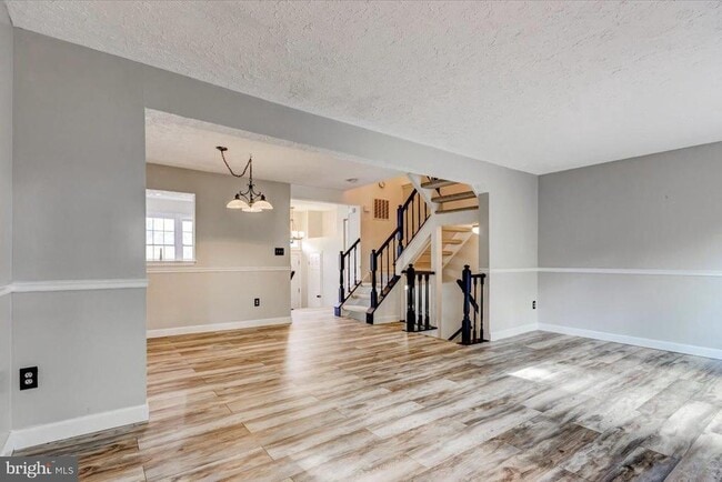 Building Photo - 7014 Chestnut Brook Ct